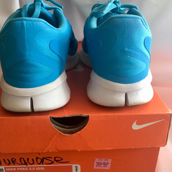 Women Shoes - Picture 3 of 4